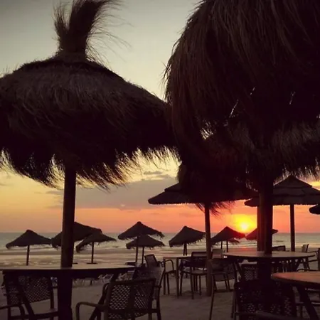 Romantica Vista Al Paseo Maritimo De 카디스