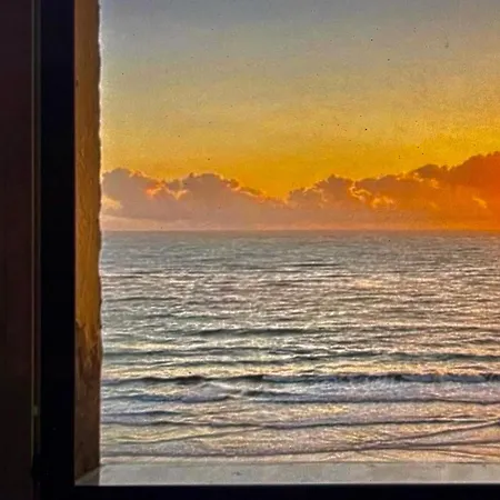 Romantica Vista Al Paseo Maritimo De