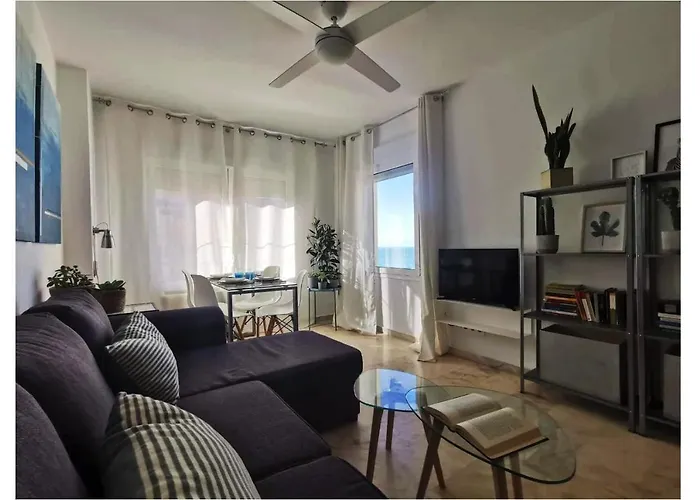 Romantica Vista Al Paseo Maritimo De * 加的斯