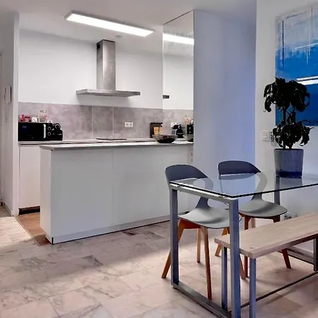 Romantica Vista Al Paseo Maritimo De Cádis