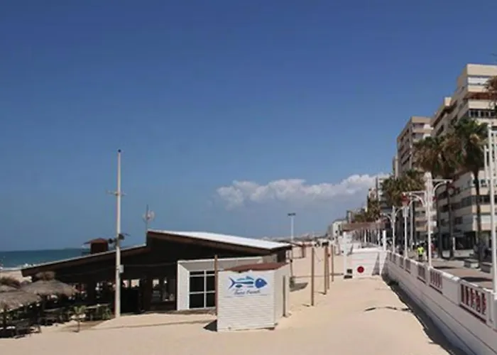 Romantica Vista Al Paseo Maritimo De *