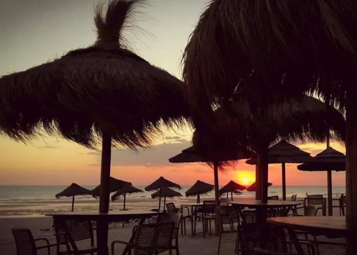 Romantica Vista Al Paseo Maritimo De Кадис