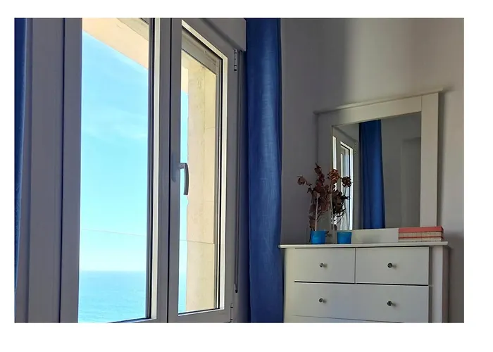 Romantica Vista Al Paseo Maritimo De Кадис